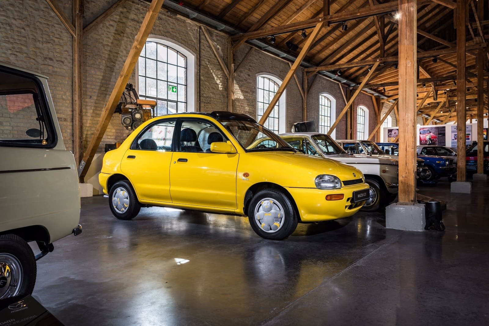 1991 - MAZDA 121, foto 1