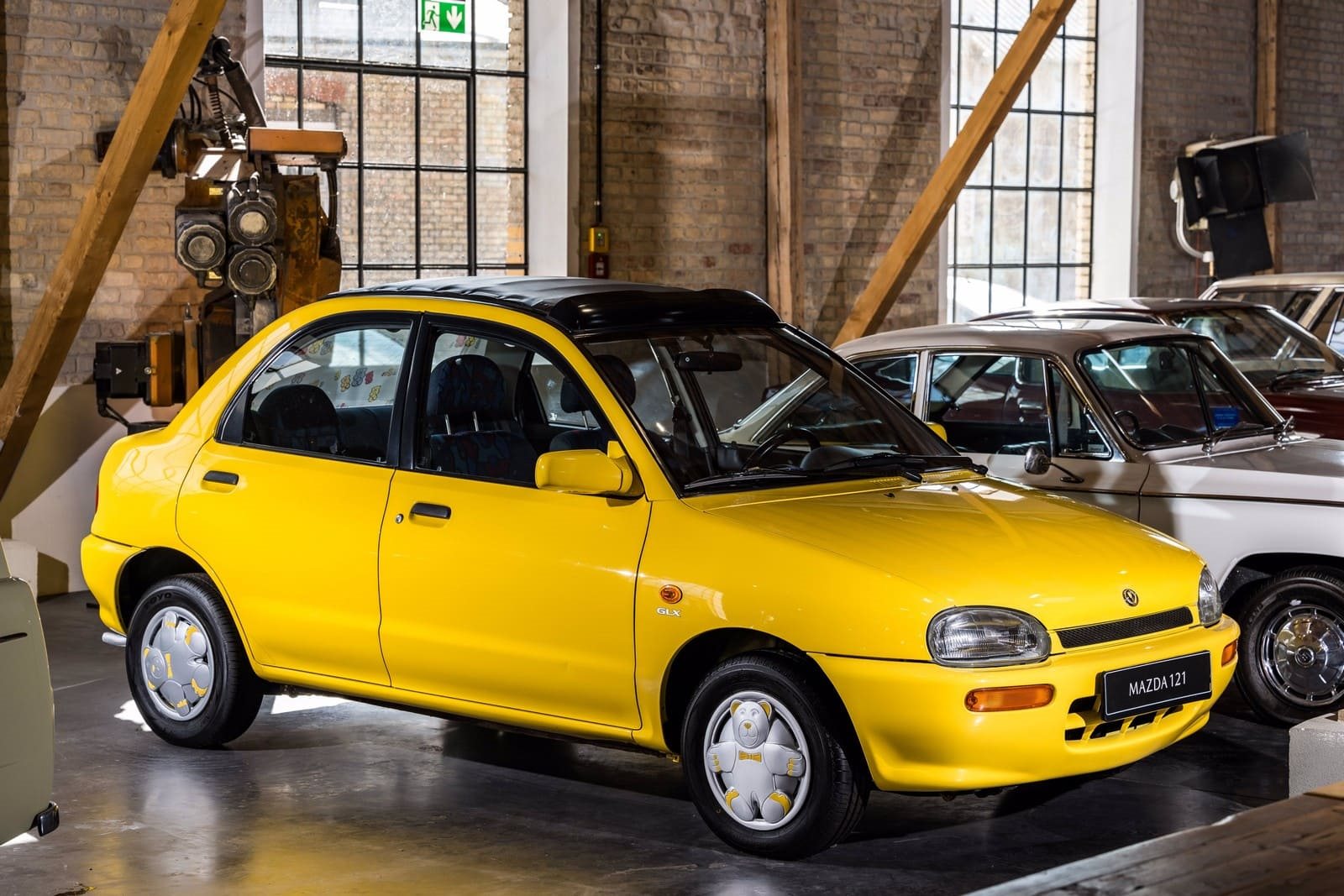 1991 - MAZDA 121, foto 2