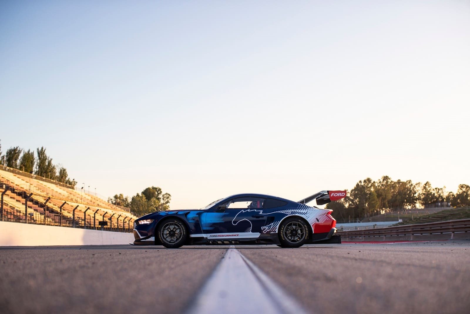 2024 - FORD MUSTANG GT3 TESTING AT BARCELONA, foto 3