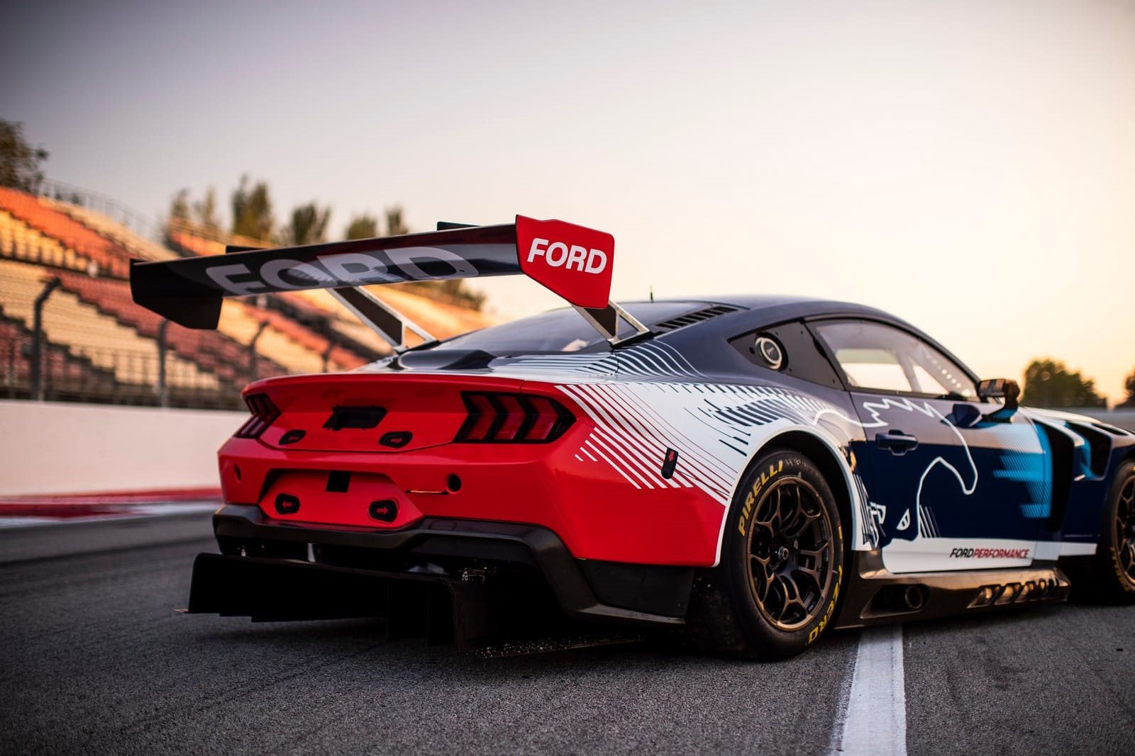 2024 - FORD MUSTANG GT3 TESTING AT BARCELONA, foto 10
