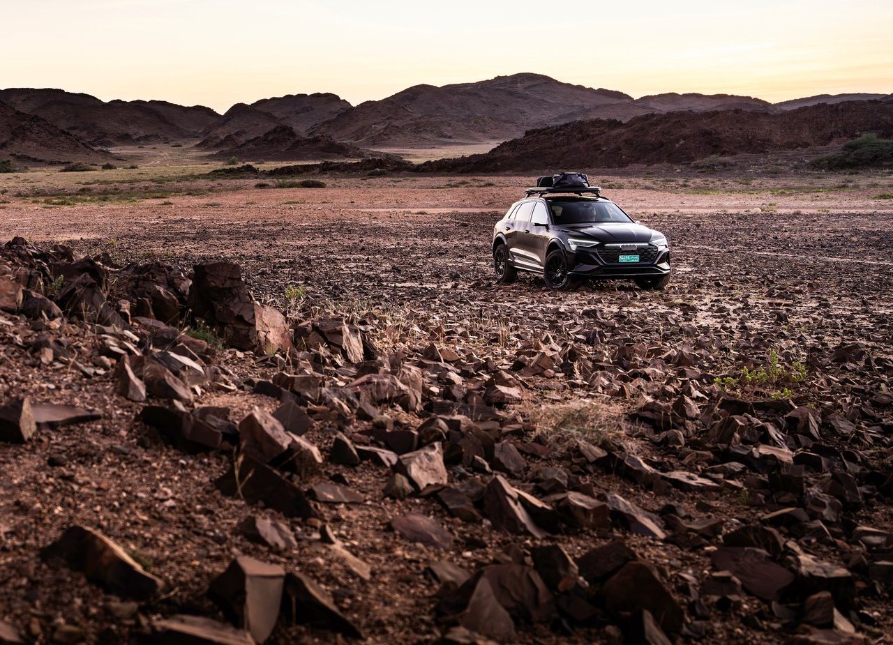 2024 - AUDI Q8 E-TRON EDITION DAKAR, foto 4