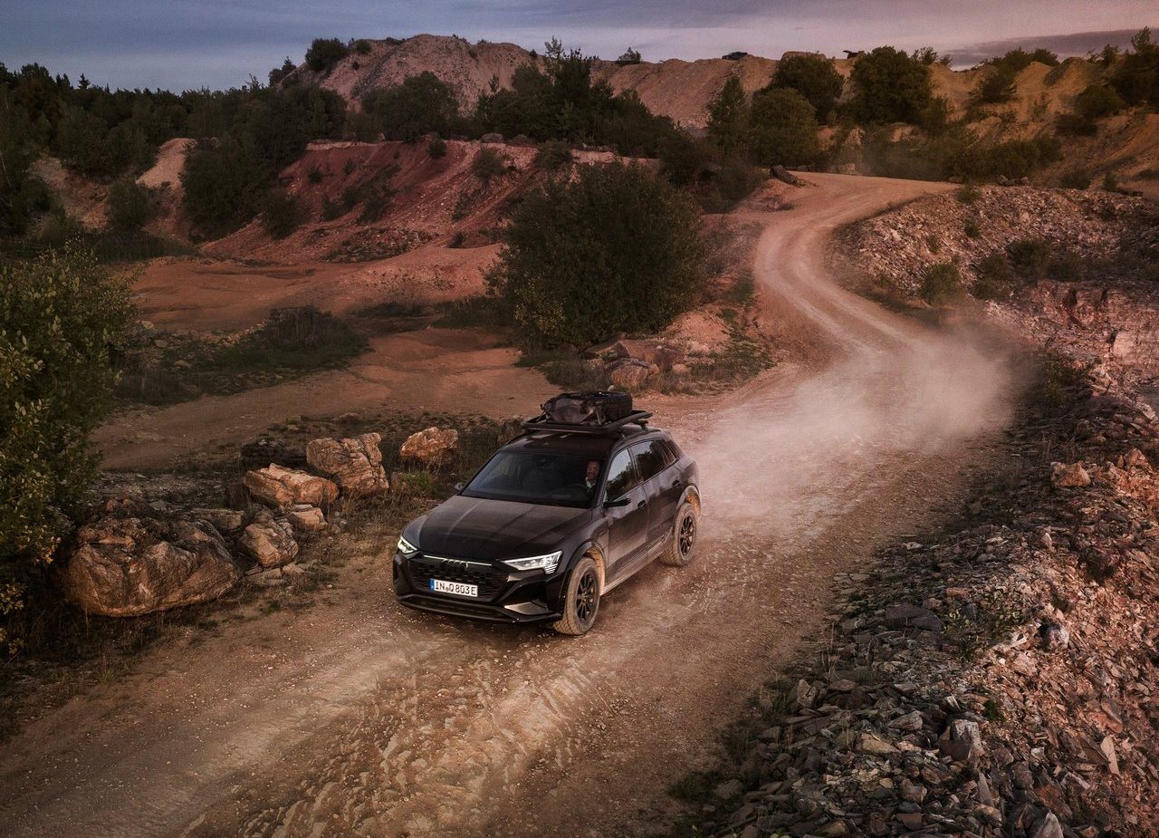 2024 - AUDI Q8 E-TRON EDITION DAKAR, foto 11