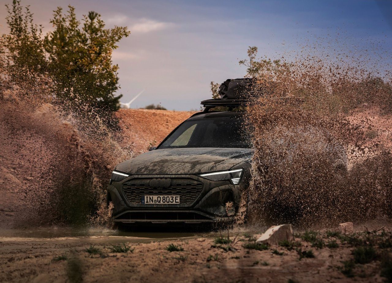 2024 - AUDI Q8 E-TRON EDITION DAKAR, foto 13