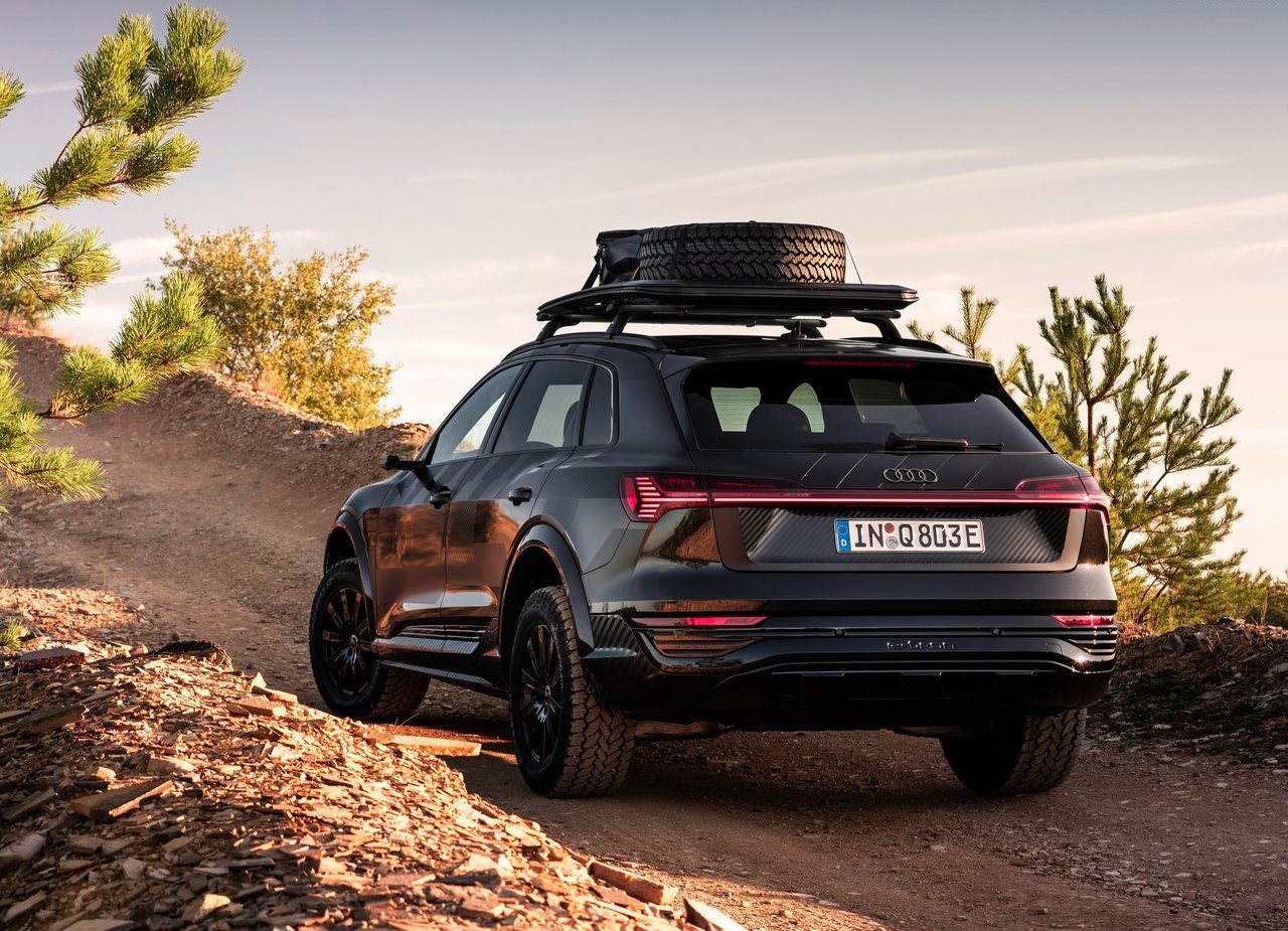2024 - AUDI Q8 E-TRON EDITION DAKAR, foto 22