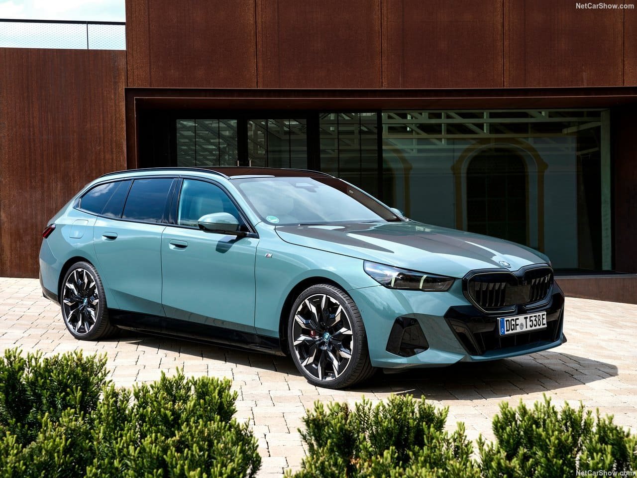 2025 - BMW i5 TOURING, foto 2