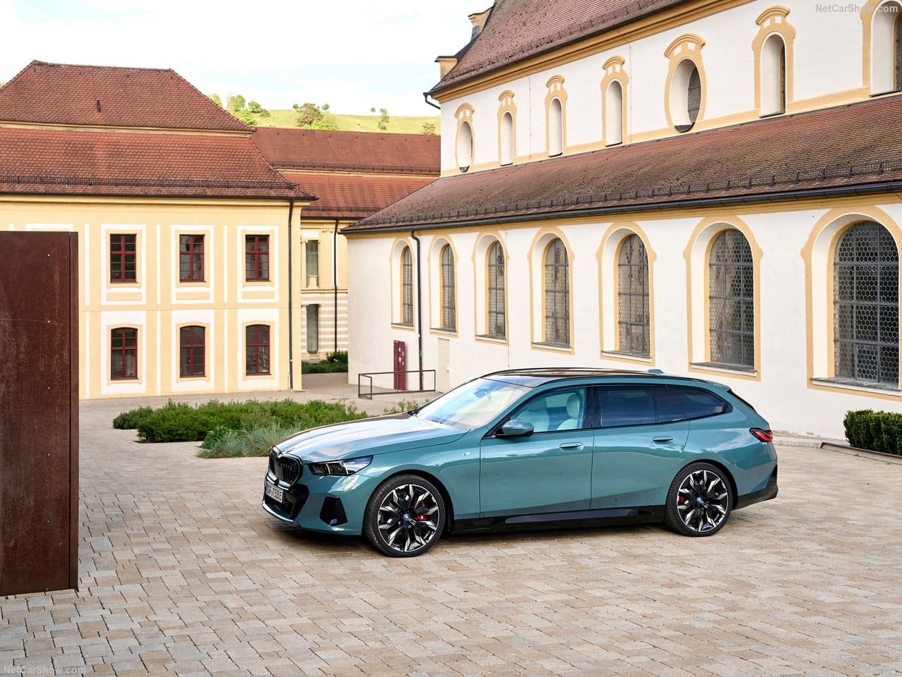 2025 - BMW i5 TOURING, foto 12