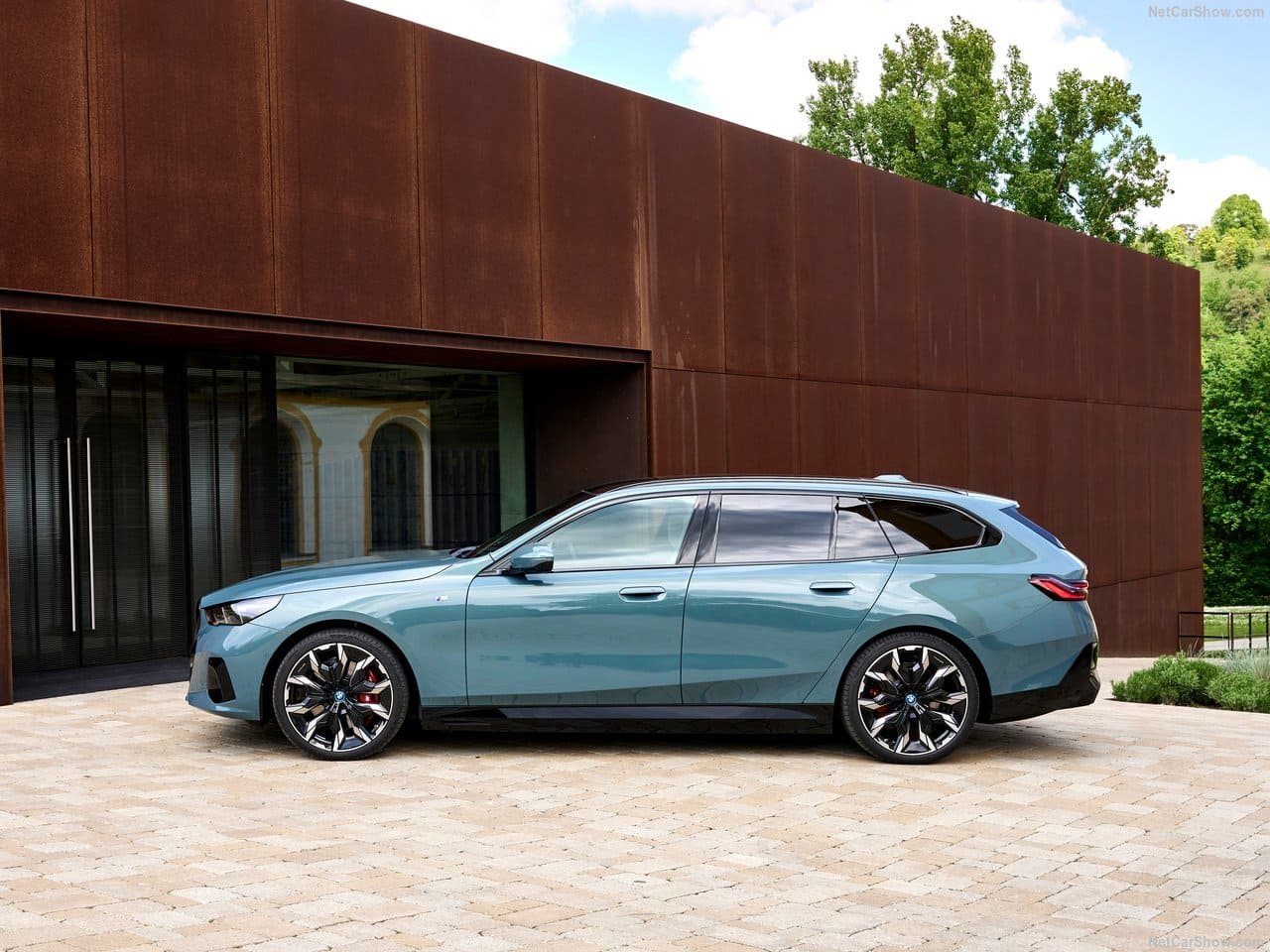 2025 - BMW i5 TOURING, foto 44