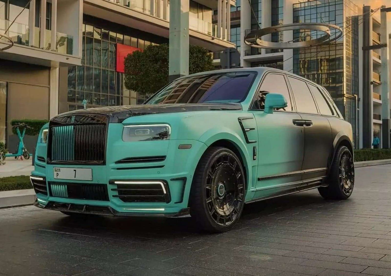 2024 - ROLLS-ROYCE CULLINAN ‘LINEA D’ORO’ BY MANSORY, foto 1
