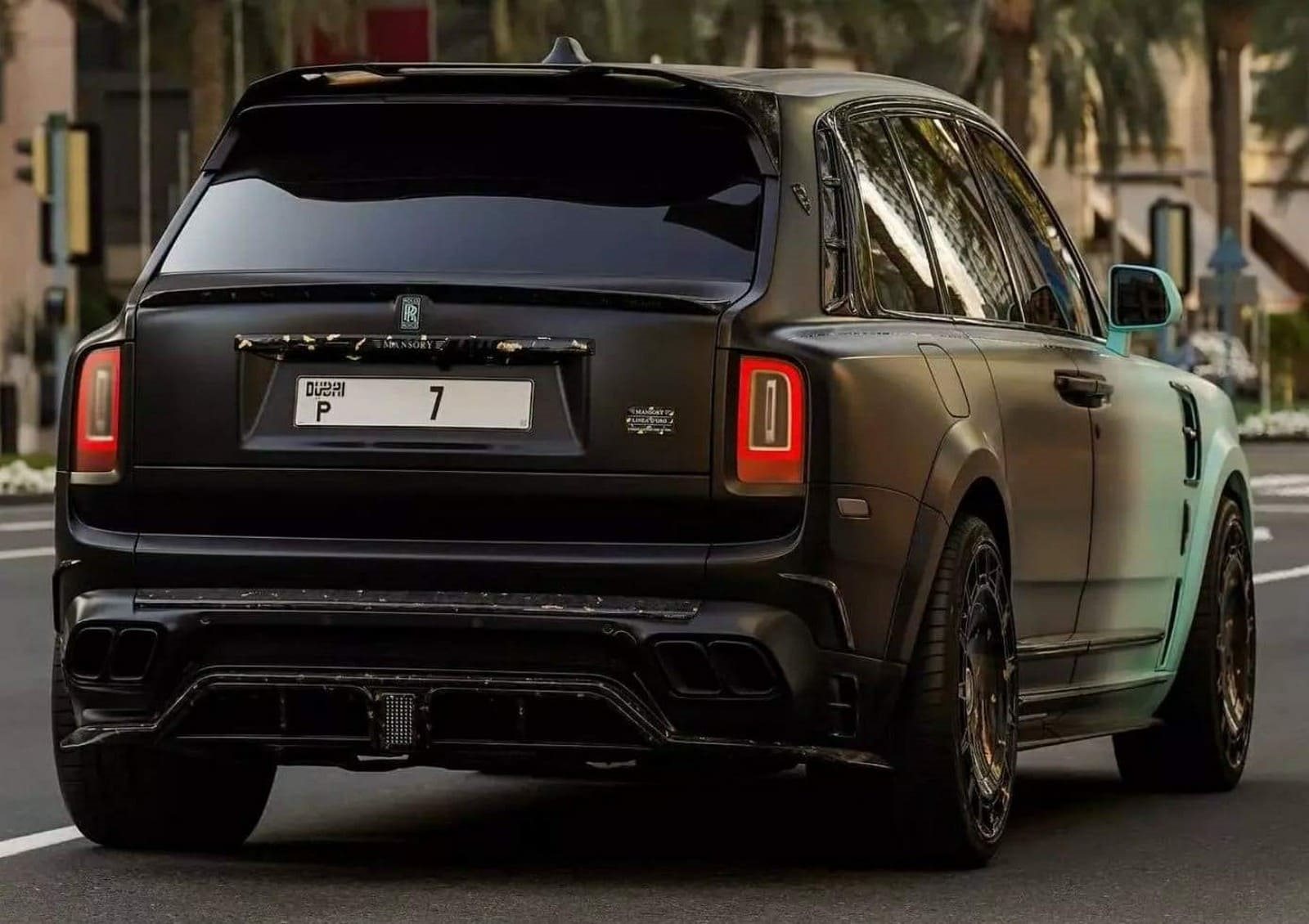 2024 - ROLLS-ROYCE CULLINAN ‘LINEA D’ORO’ BY MANSORY, foto 5