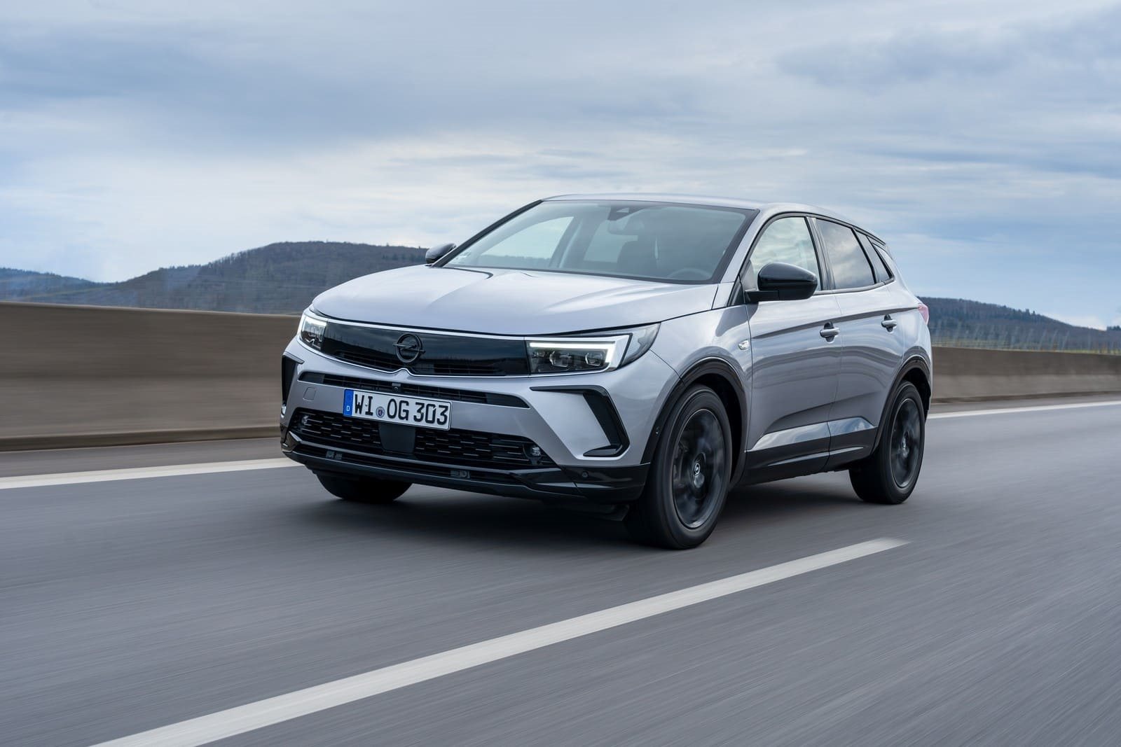2024 - OPEL GRANDLAND HYBRID, foto 2