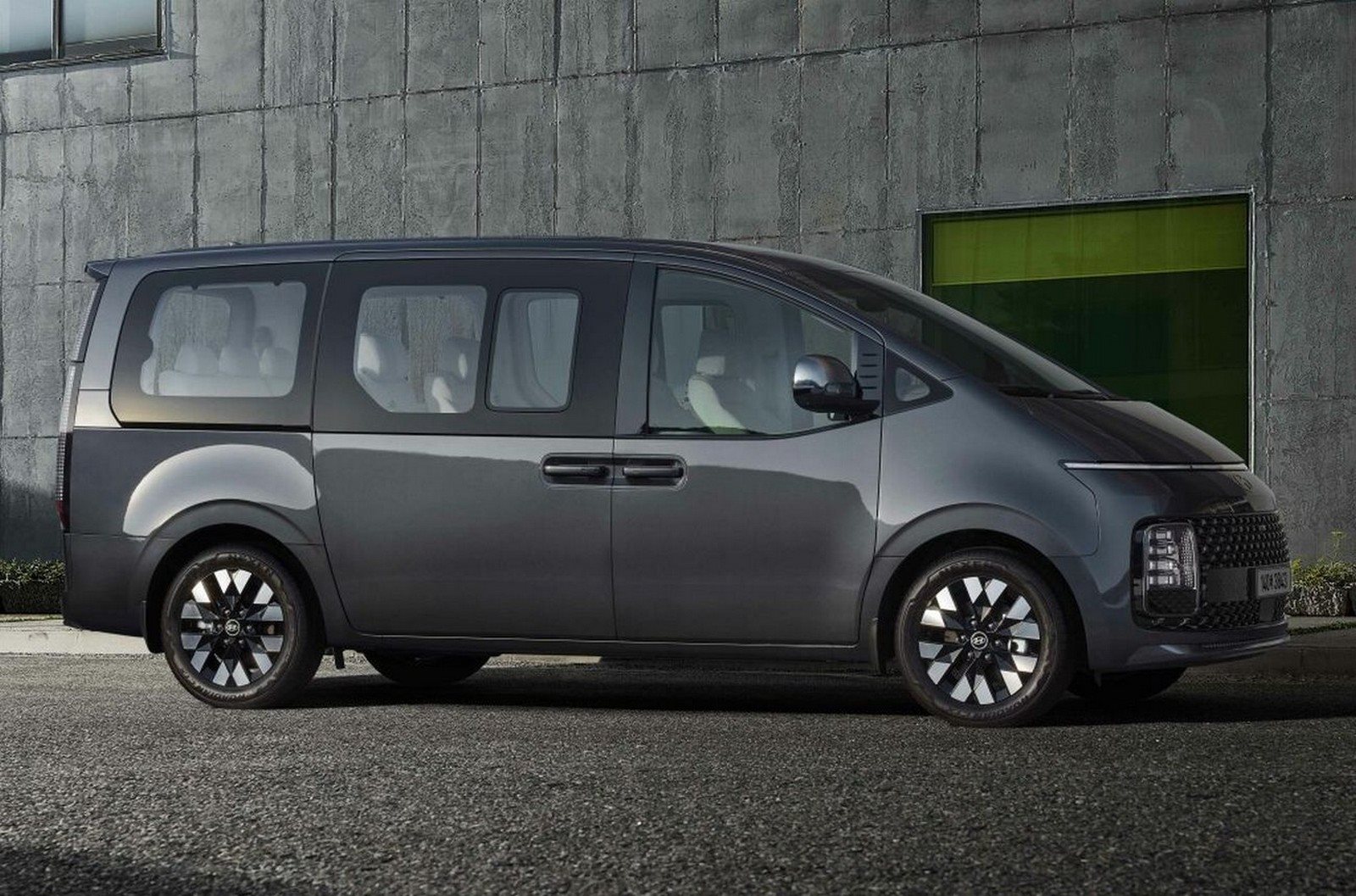 HYUNDAI STARIA HYBRID, foto 2