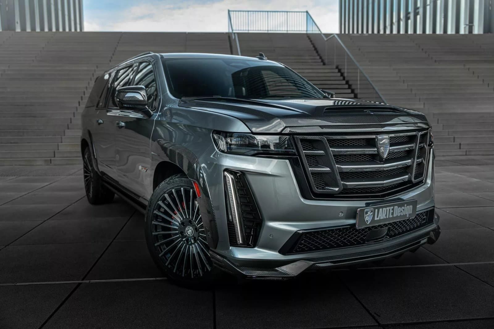 2024 - CADILLAC ESCALADE-V BY LARTE DESIGN, foto 1