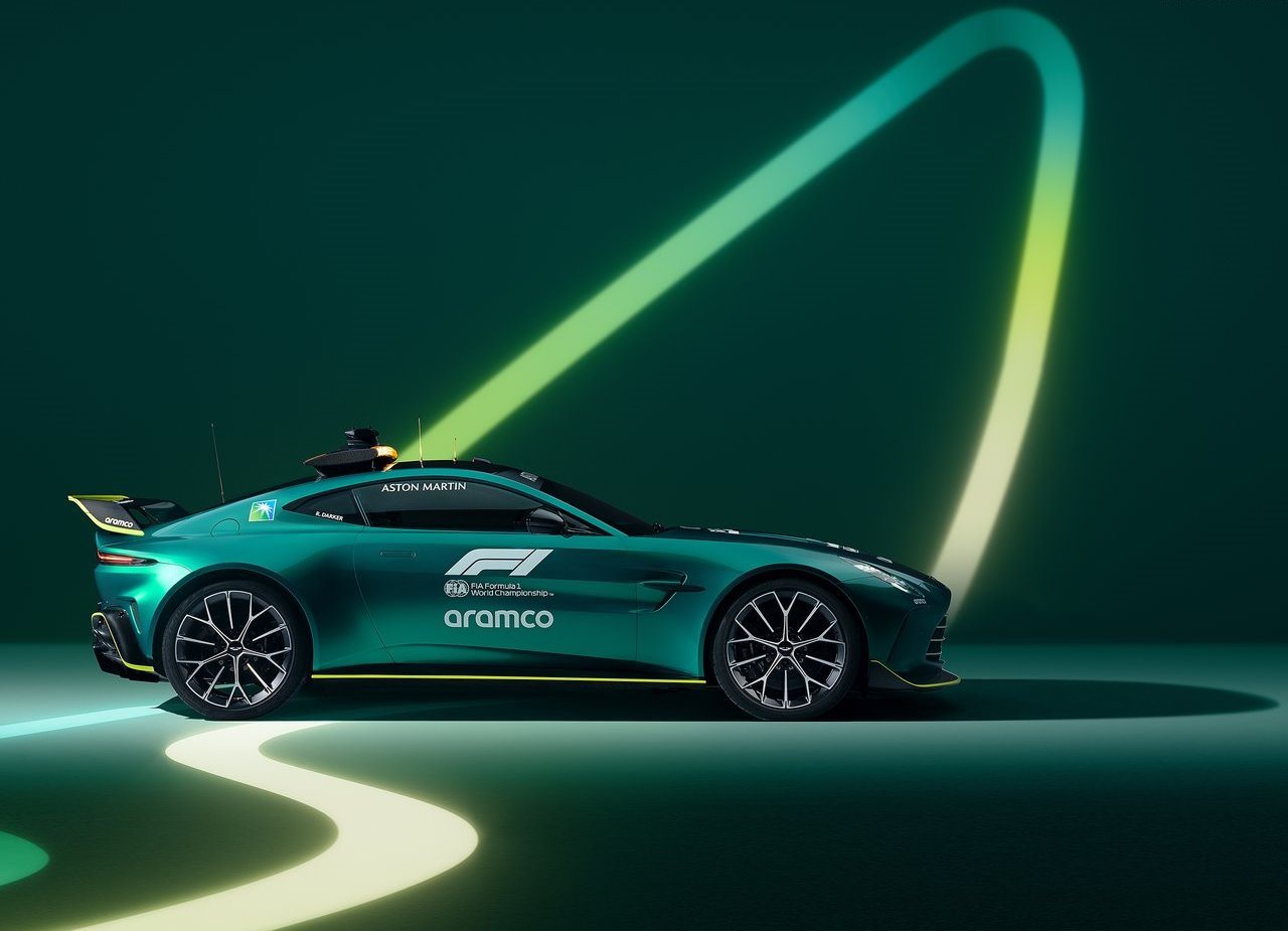 2024 - ASTON MARTIN VANTAGE F1 SAFETY CAR, foto 2