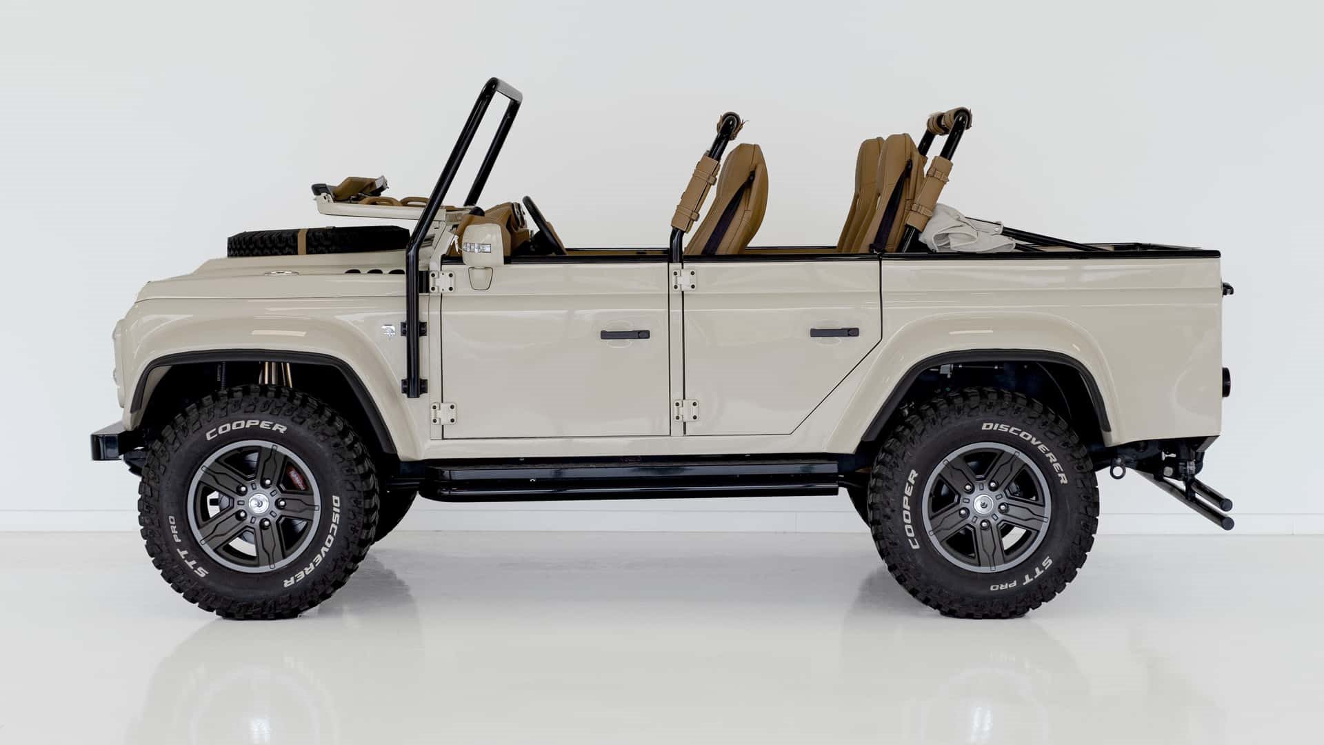 2024 - LAND ROVER DEFENDER CABRIO V8 BY ARES DESIGN, foto 3