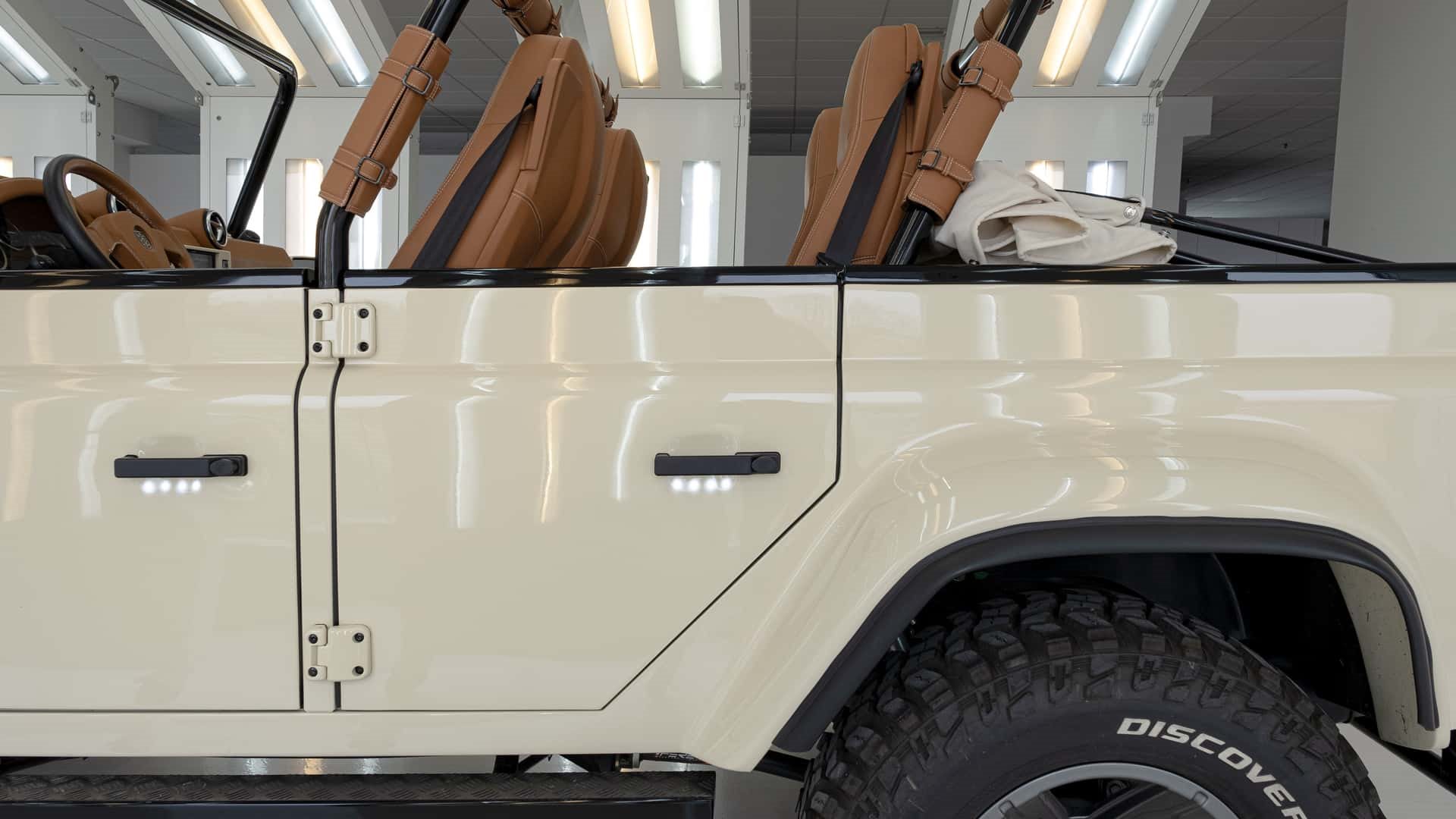 2024 - LAND ROVER DEFENDER CABRIO V8 BY ARES DESIGN, foto 9