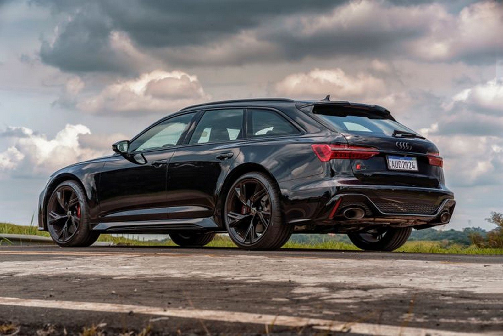 2024 - AUDI RS 6 AVANT PERFORMANCE, foto 2