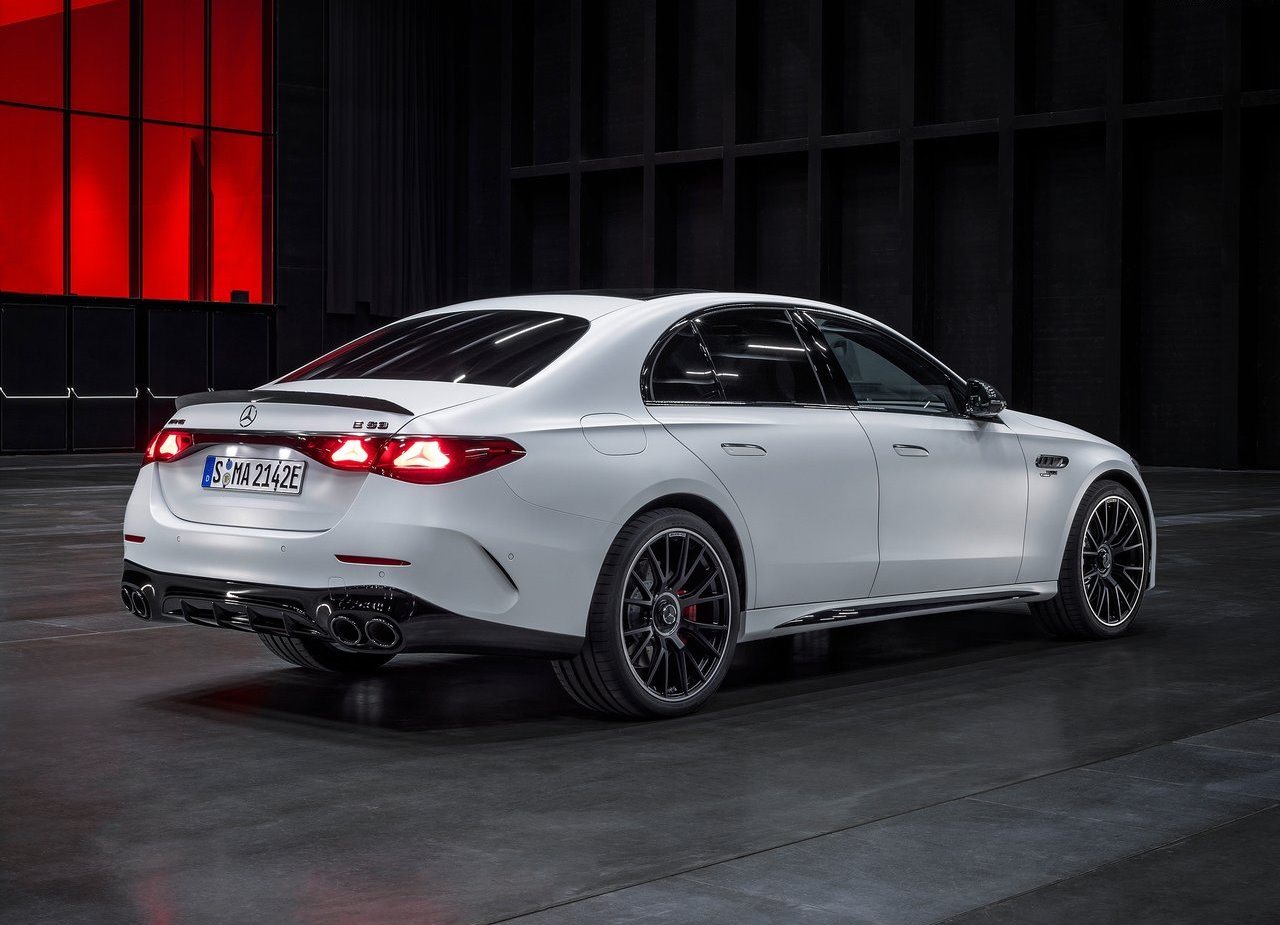 2025 - MERCEDES-AMG E 53 HYBRID, foto 9