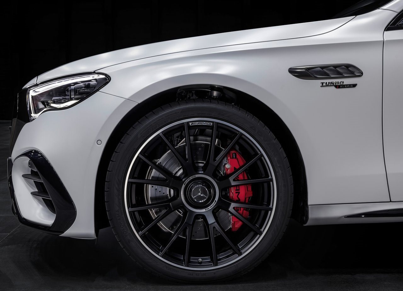 2025 - MERCEDES-AMG E 53 HYBRID, foto 25