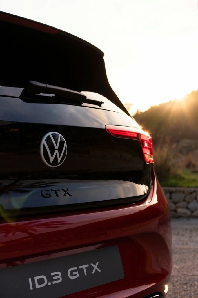 VOLKSWAGEN ID.3 GTX, foto 36
