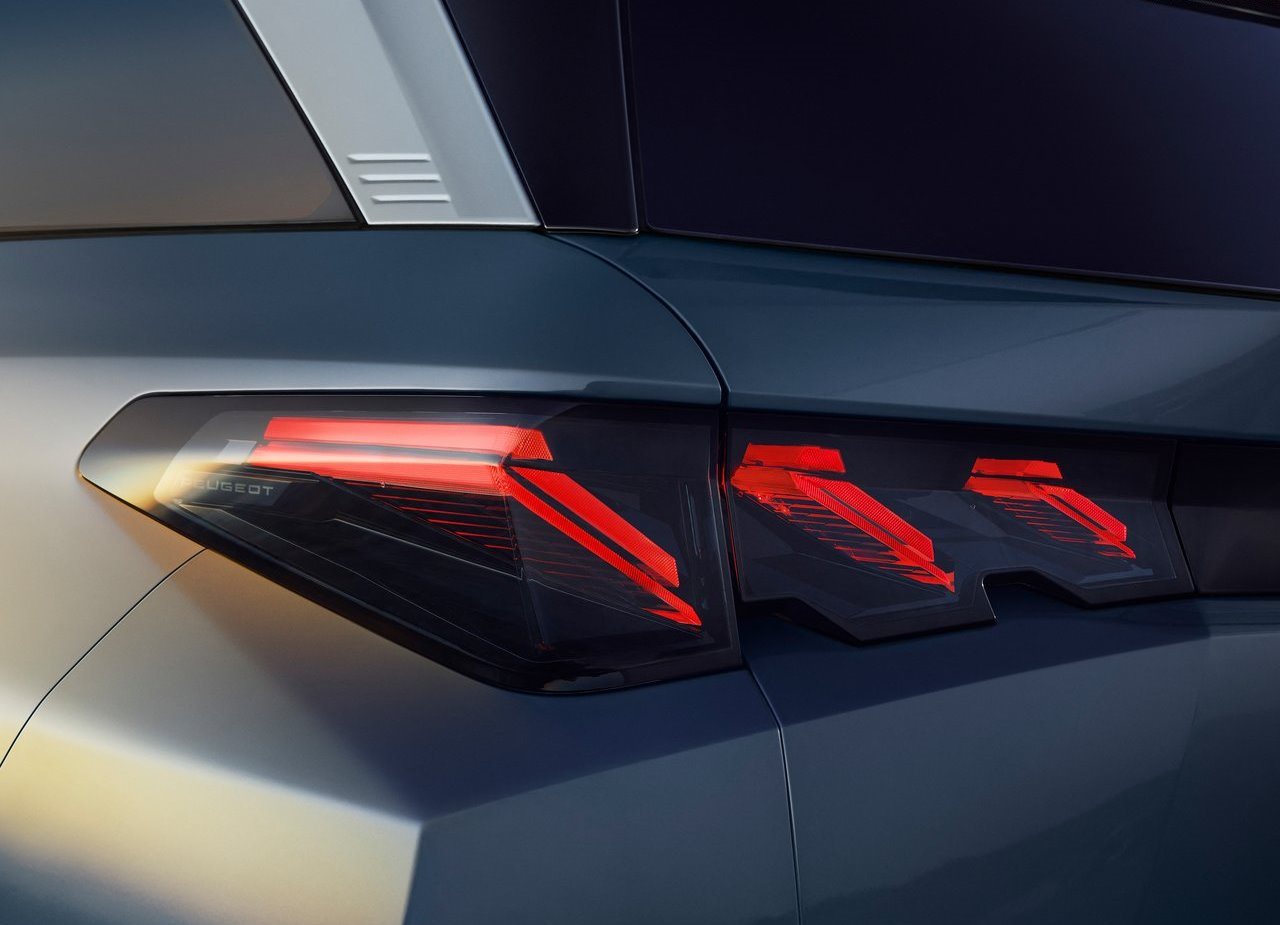 PEUGEOT E-5008, foto 37