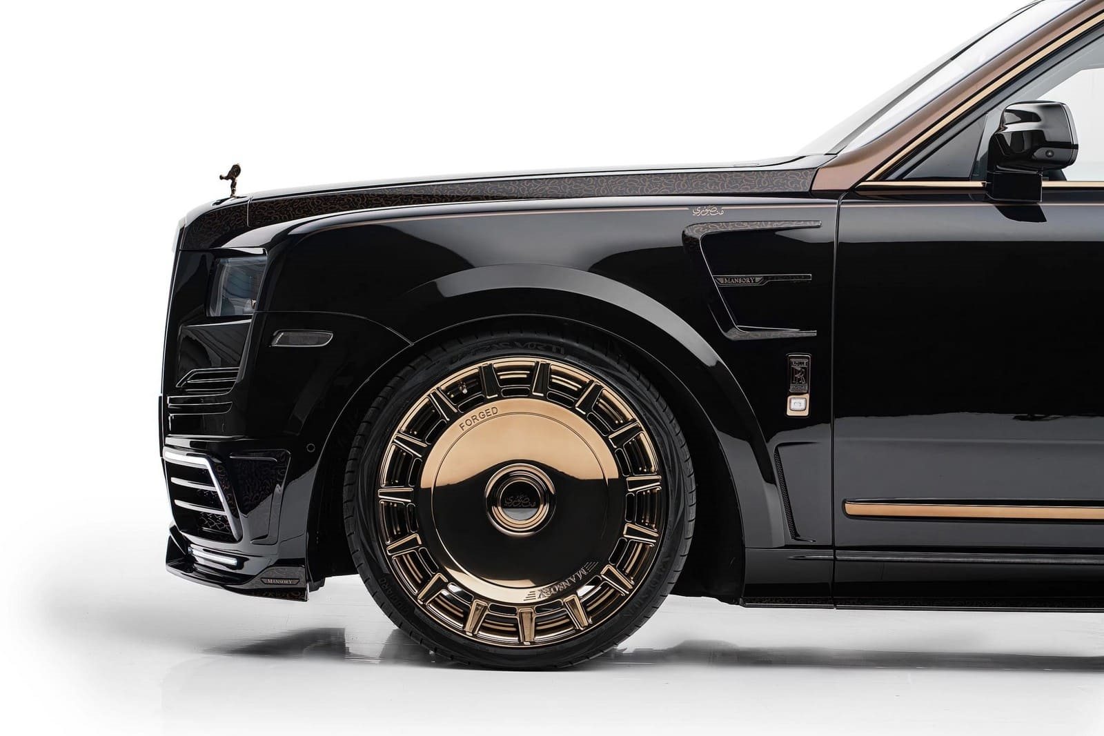 ROLLS-ROYCE CULLINAN ATELIER LINEA D’ARABO BY MANSORY, foto 6