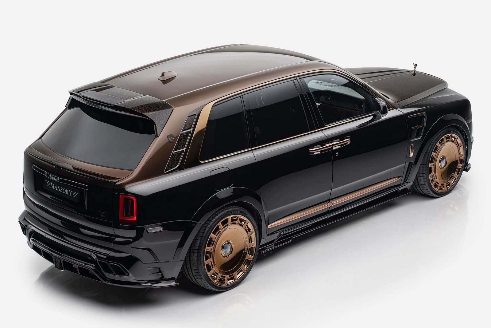 ROLLS-ROYCE CULLINAN ATELIER LINEA D’ARABO BY MANSORY, foto 9