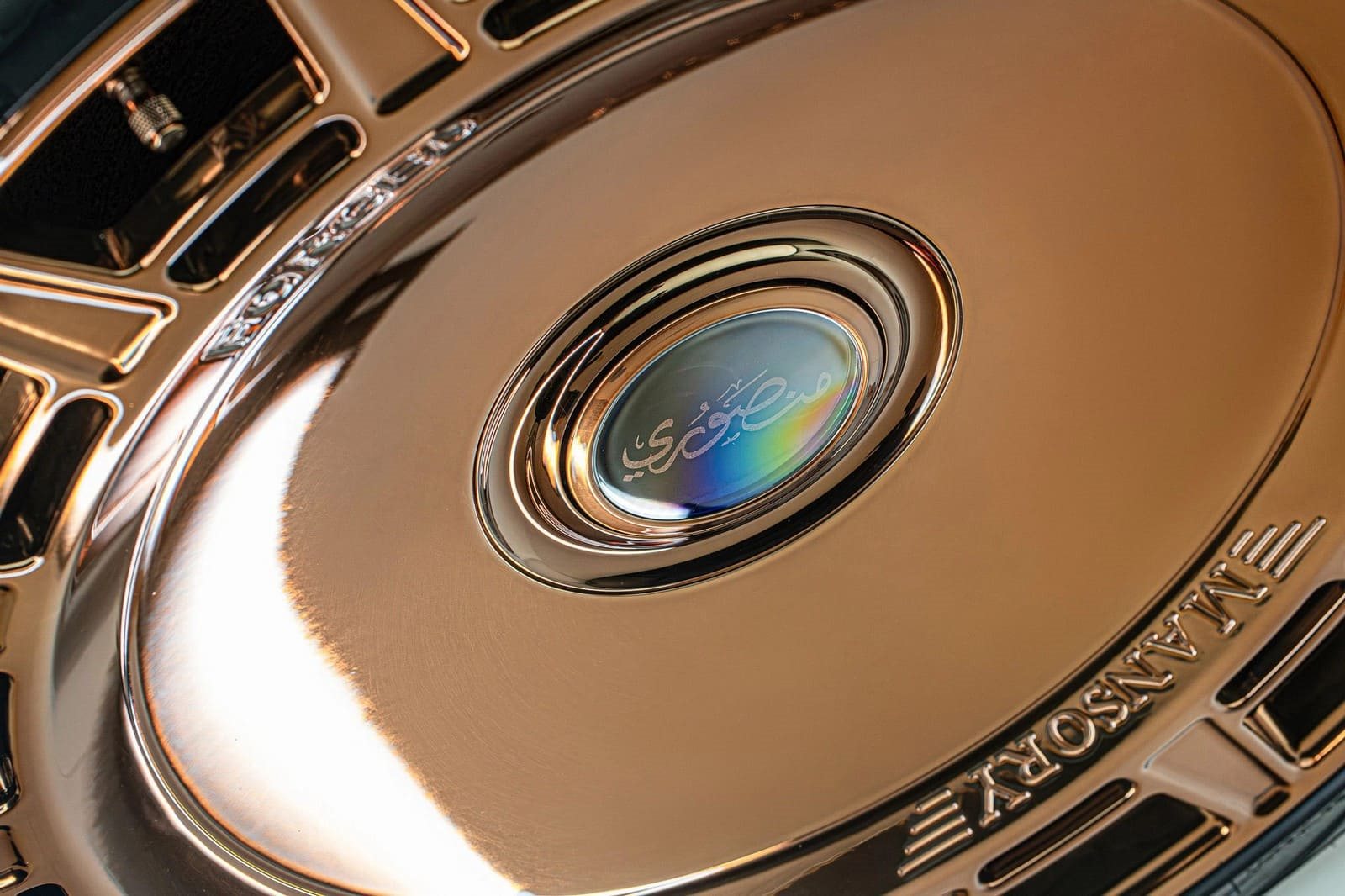 ROLLS-ROYCE CULLINAN ATELIER LINEA D’ARABO BY MANSORY, foto 11
