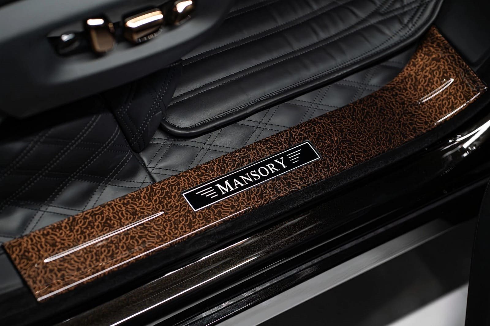 ROLLS-ROYCE CULLINAN ATELIER LINEA D’ARABO BY MANSORY, foto 18