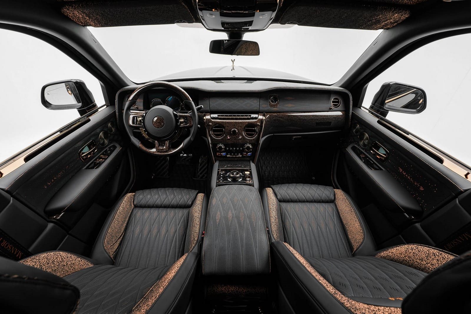 ROLLS-ROYCE CULLINAN ATELIER LINEA D’ARABO BY MANSORY, foto 19