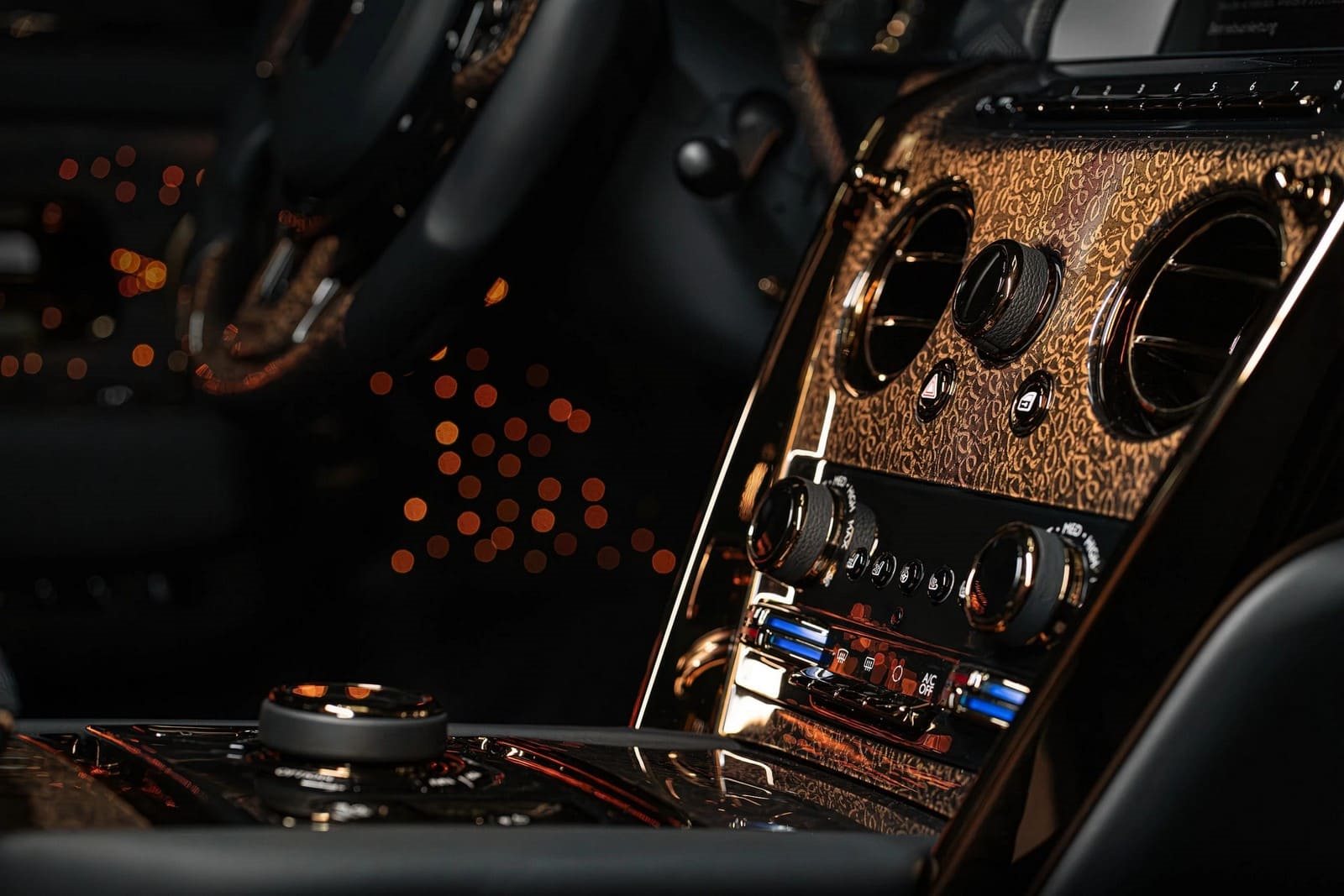 ROLLS-ROYCE CULLINAN ATELIER LINEA D’ARABO BY MANSORY, foto 24