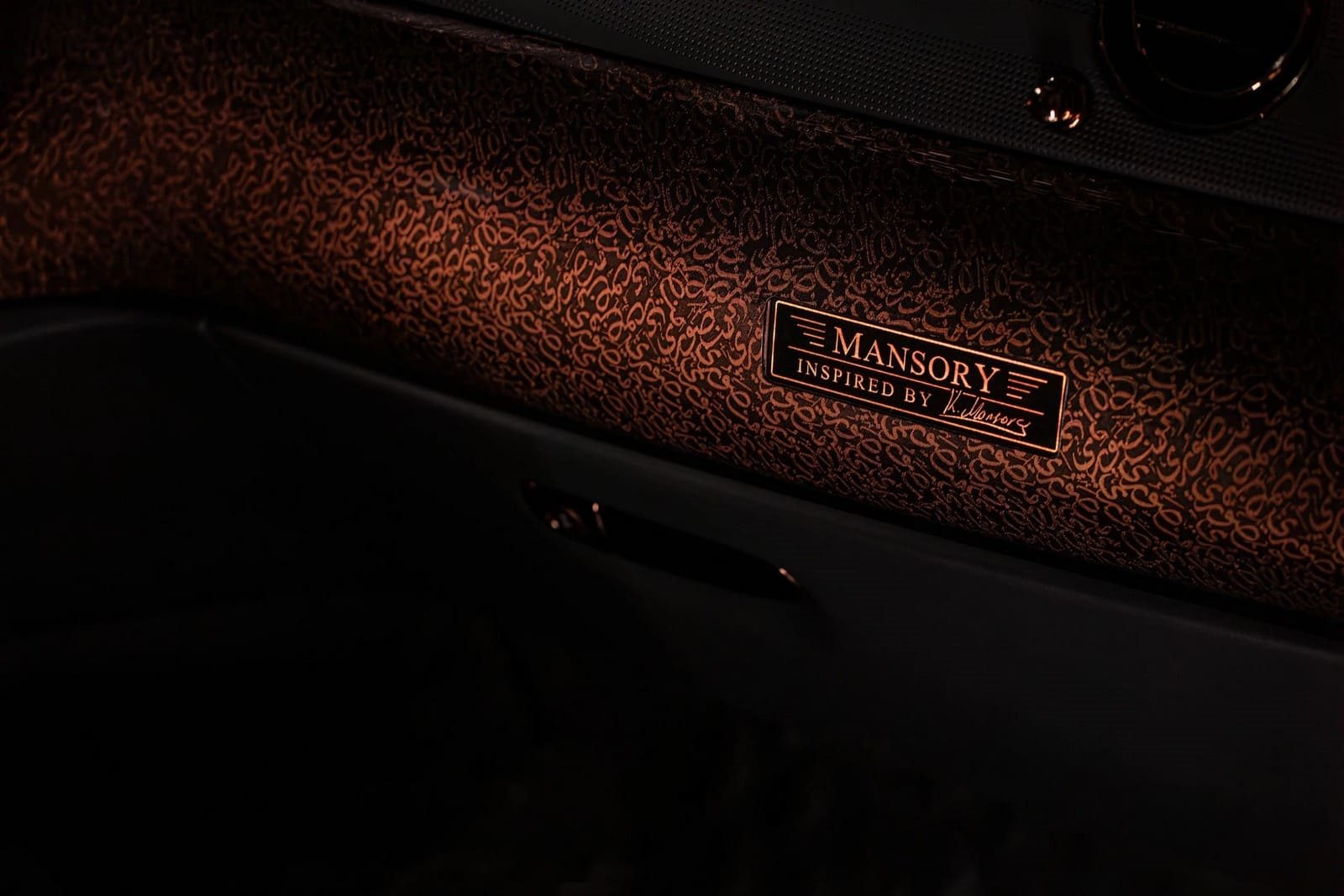 ROLLS-ROYCE CULLINAN ATELIER LINEA D’ARABO BY MANSORY, foto 25