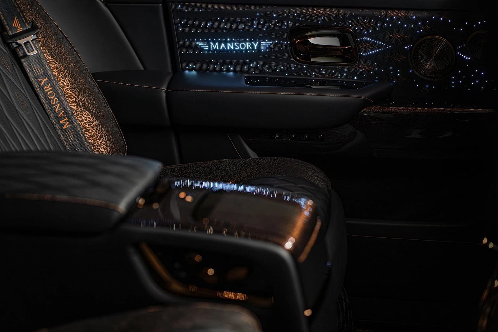 ROLLS-ROYCE CULLINAN ATELIER LINEA D’ARABO BY MANSORY, foto 29