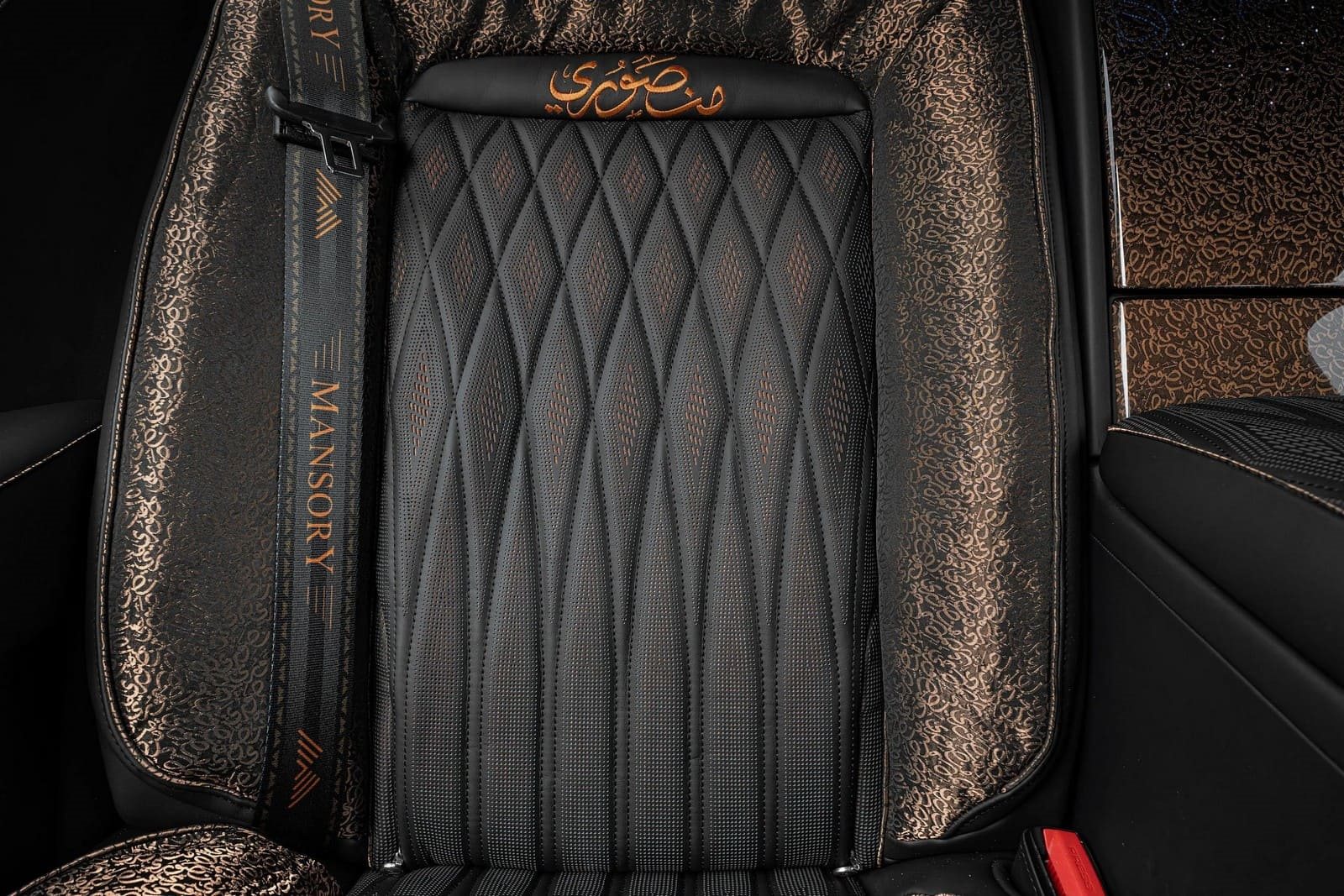 ROLLS-ROYCE CULLINAN ATELIER LINEA D’ARABO BY MANSORY, foto 30