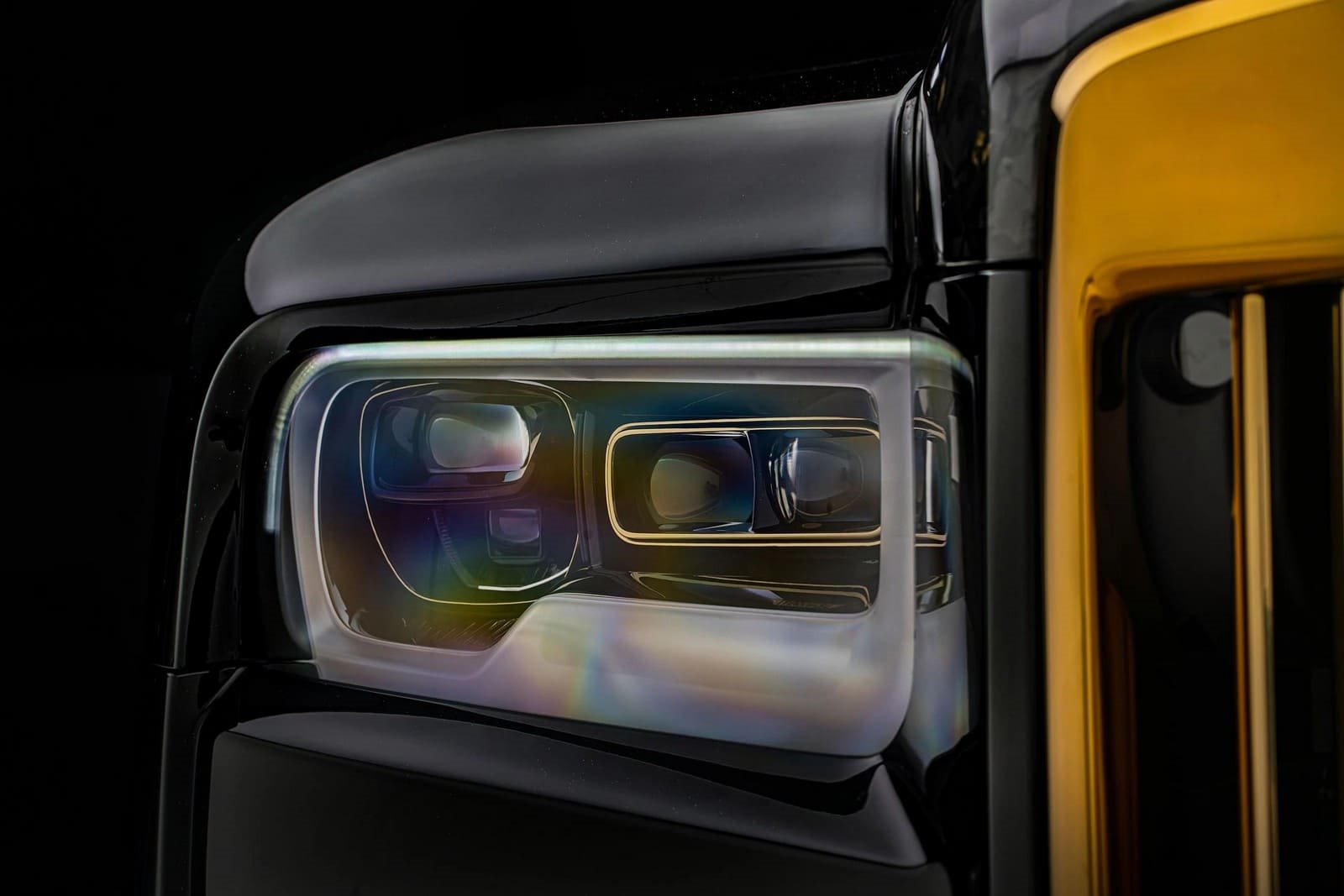 ROLLS-ROYCE CULLINAN ATELIER LINEA D’ORO BY MANSORY, foto 15