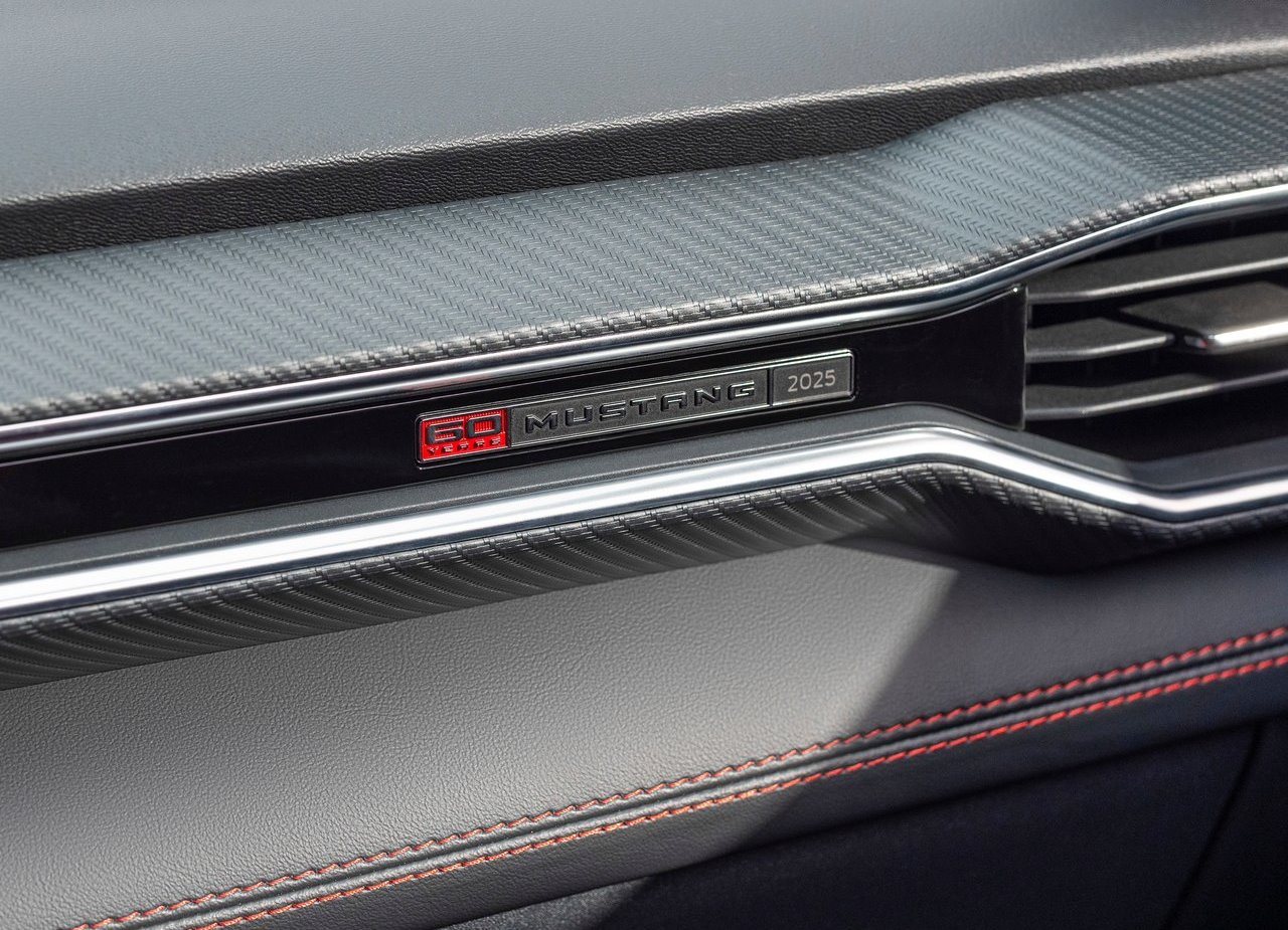 FORD MUSTANG GT 60TH ANNIVERSARY PACKAGE, foto 7