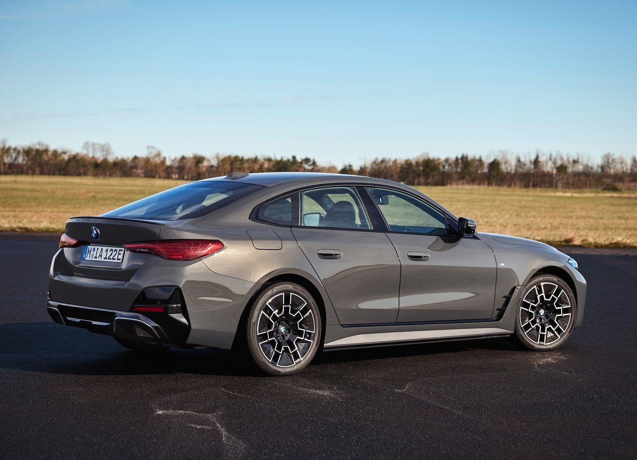 BMW i4, foto 7