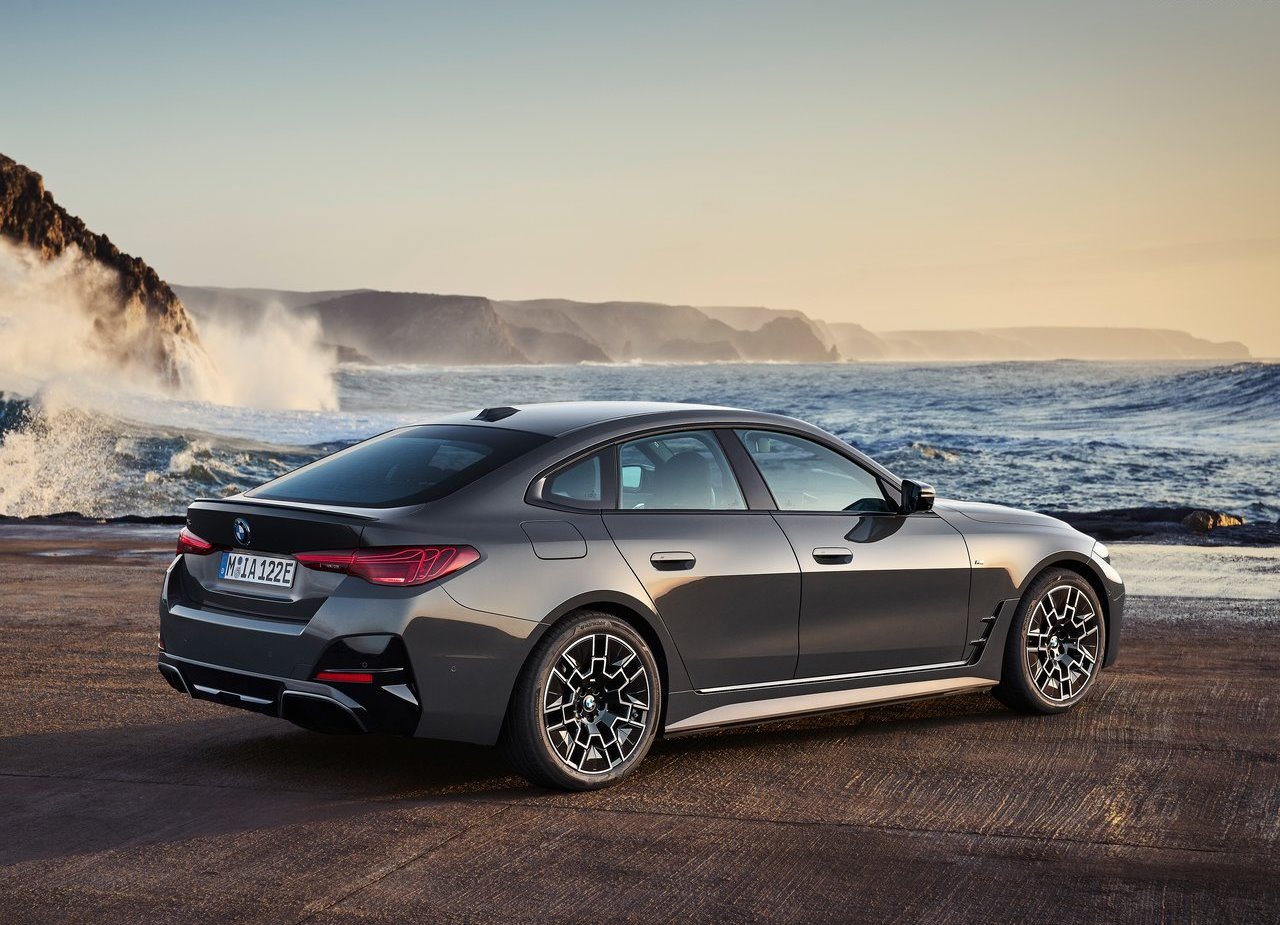 BMW i4, foto 8