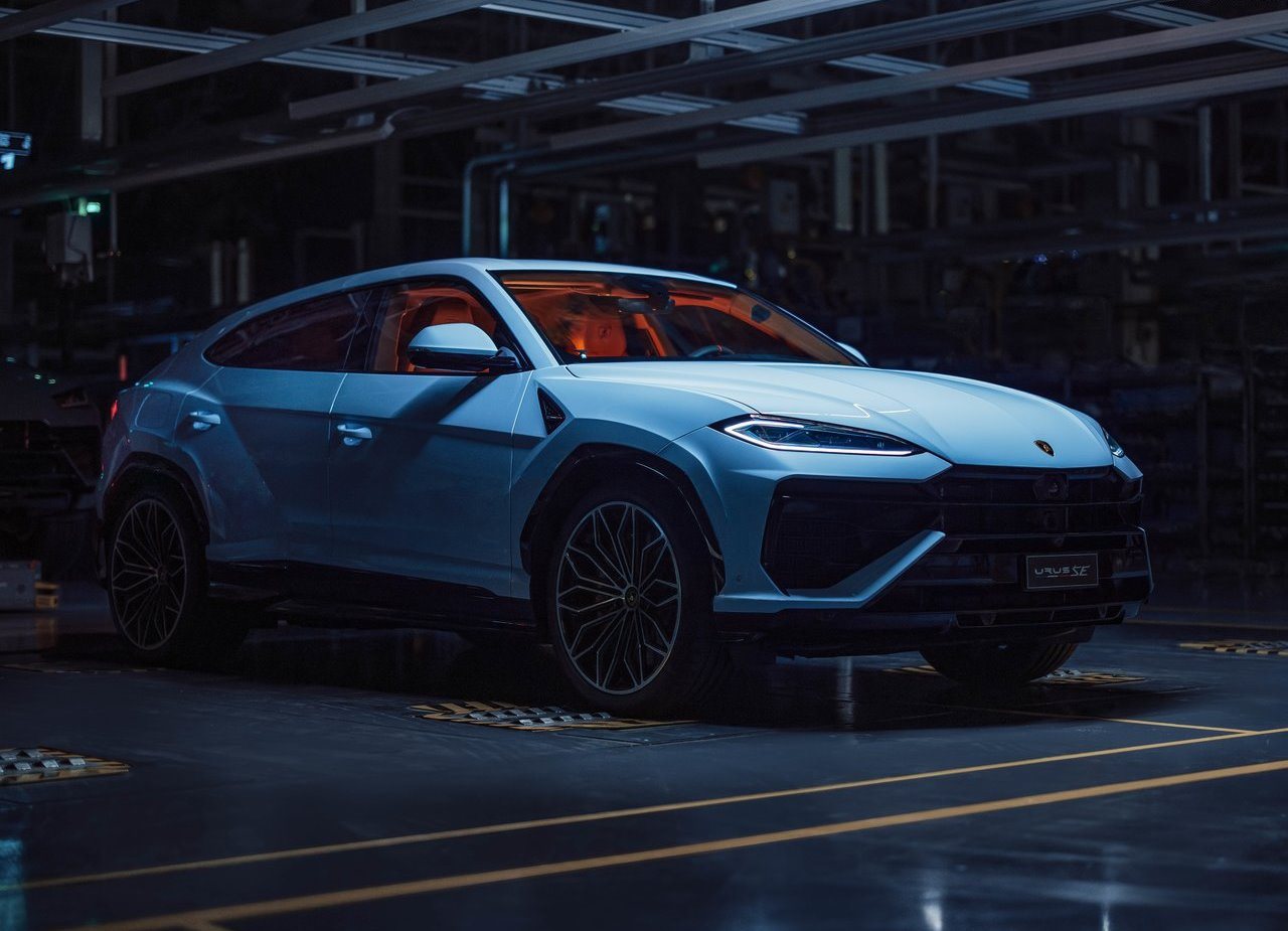 LAMBORGHINI URUS SE, foto 1