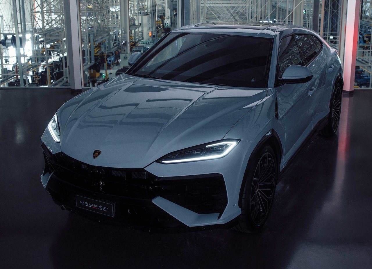 LAMBORGHINI URUS SE, foto 2