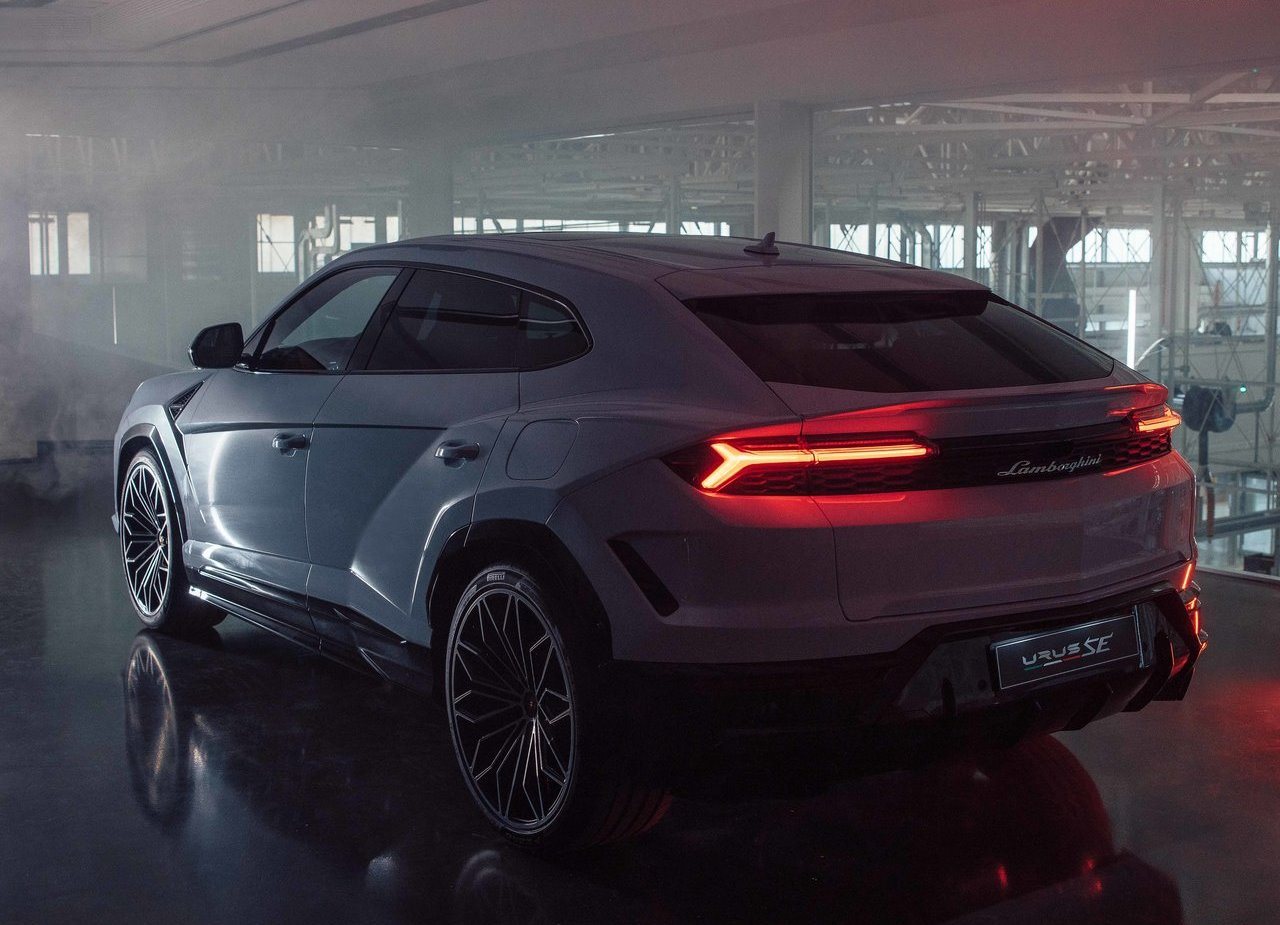 LAMBORGHINI URUS SE, foto 9