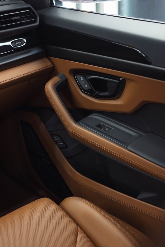 LAMBORGHINI URUS SE, foto 45