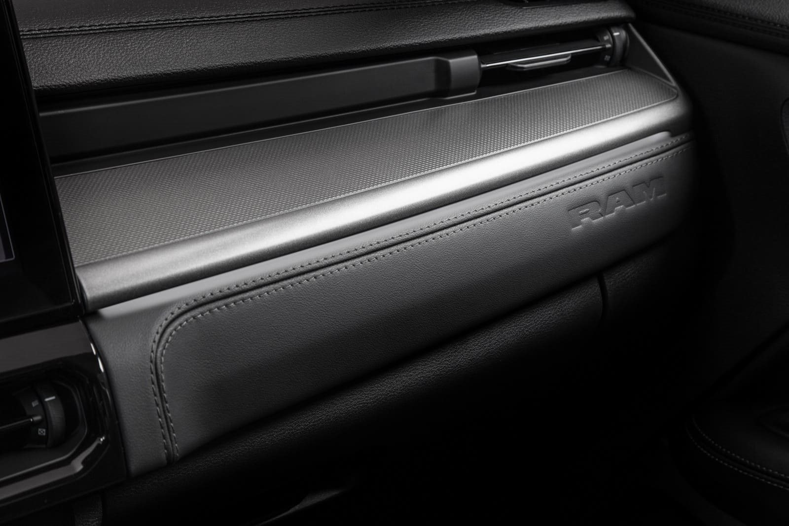 RAM RAMPAGE LARAMIE NIGHT EDITION, foto 17