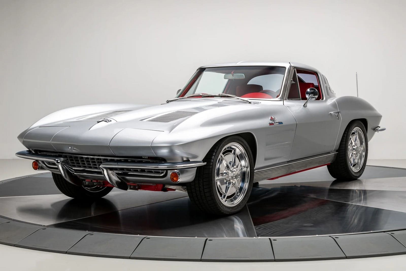 1963 - CHEVROLET CORVETTE SILVER METALLIC, foto 1