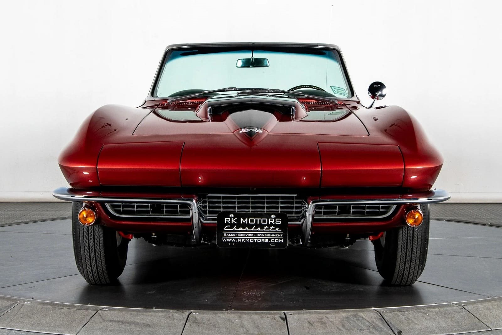1967 - CHEVROLET CORVETTE CONVERTIBLE MARLBORO MAROON, foto 2