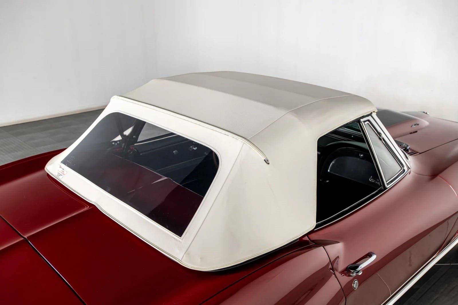 1967 - CHEVROLET CORVETTE CONVERTIBLE MARLBORO MAROON, foto 9