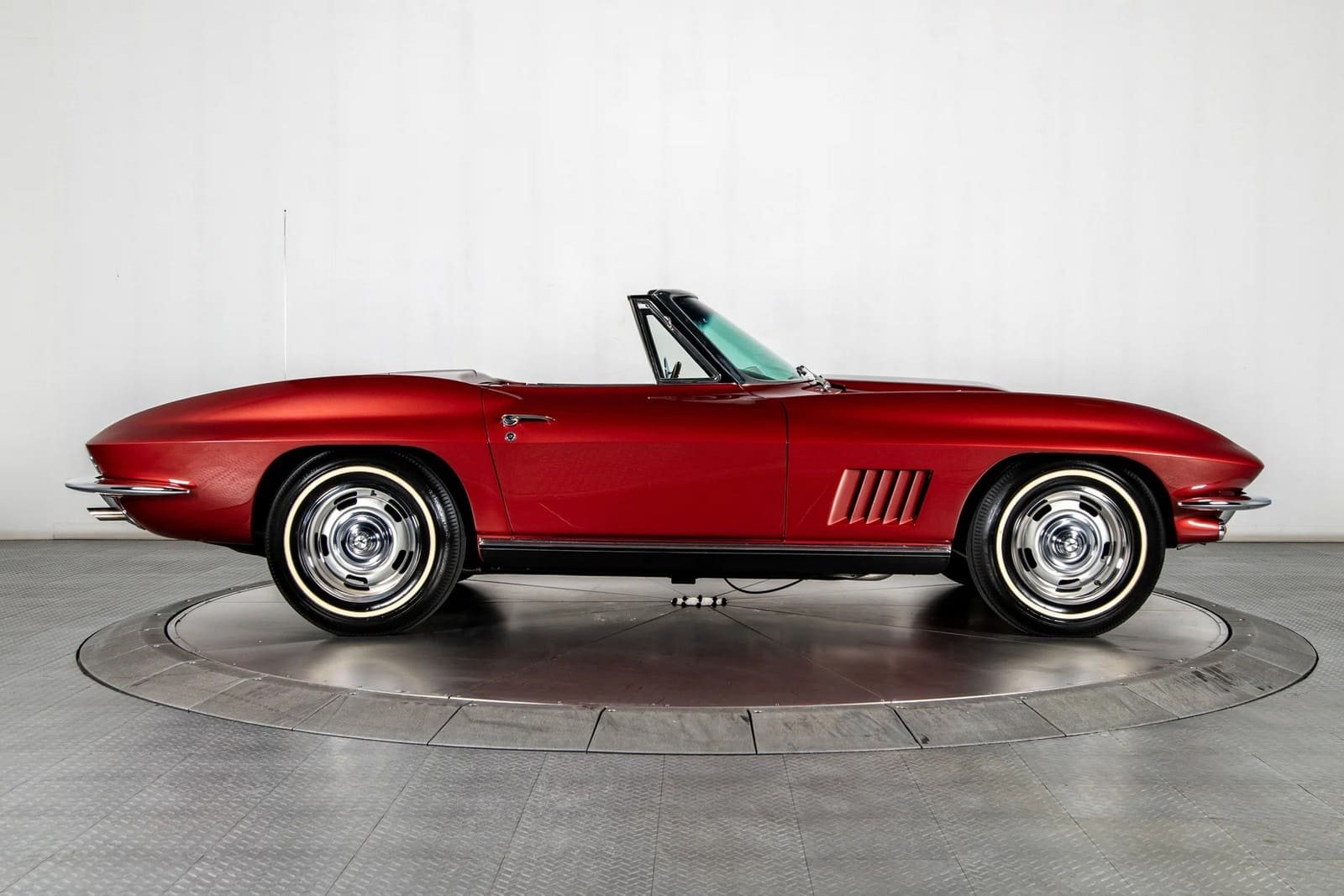 1967 - CHEVROLET CORVETTE CONVERTIBLE MARLBORO MAROON, foto 10