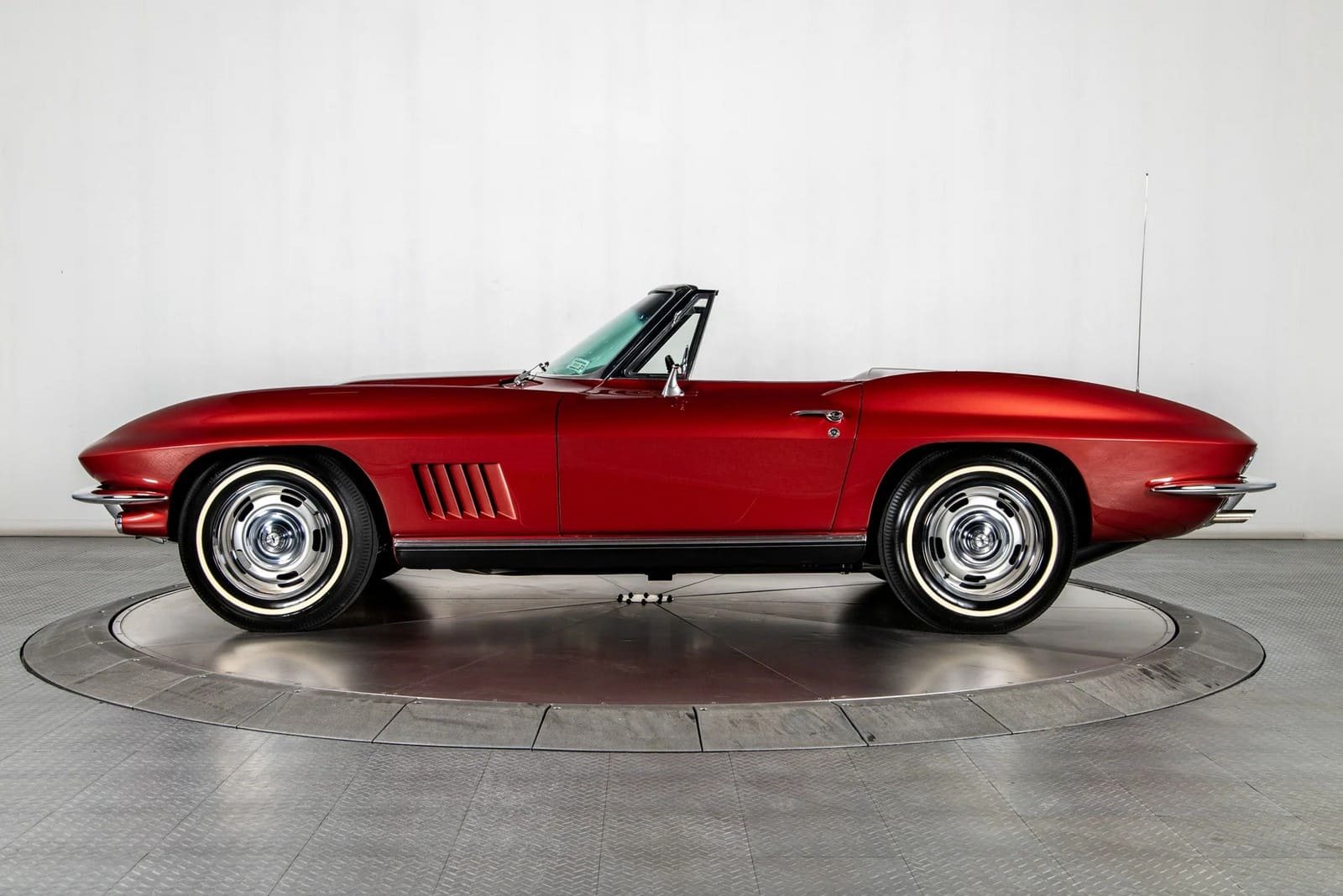1967 - CHEVROLET CORVETTE CONVERTIBLE MARLBORO MAROON, foto 11