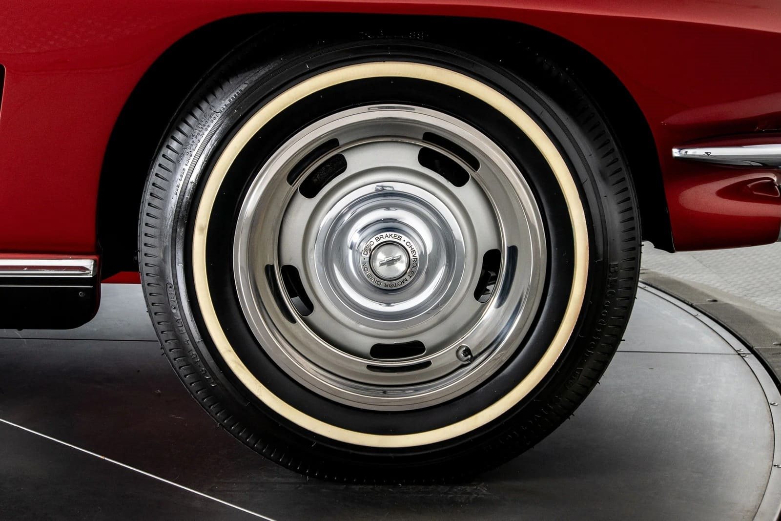 1967 - CHEVROLET CORVETTE CONVERTIBLE MARLBORO MAROON, foto 25