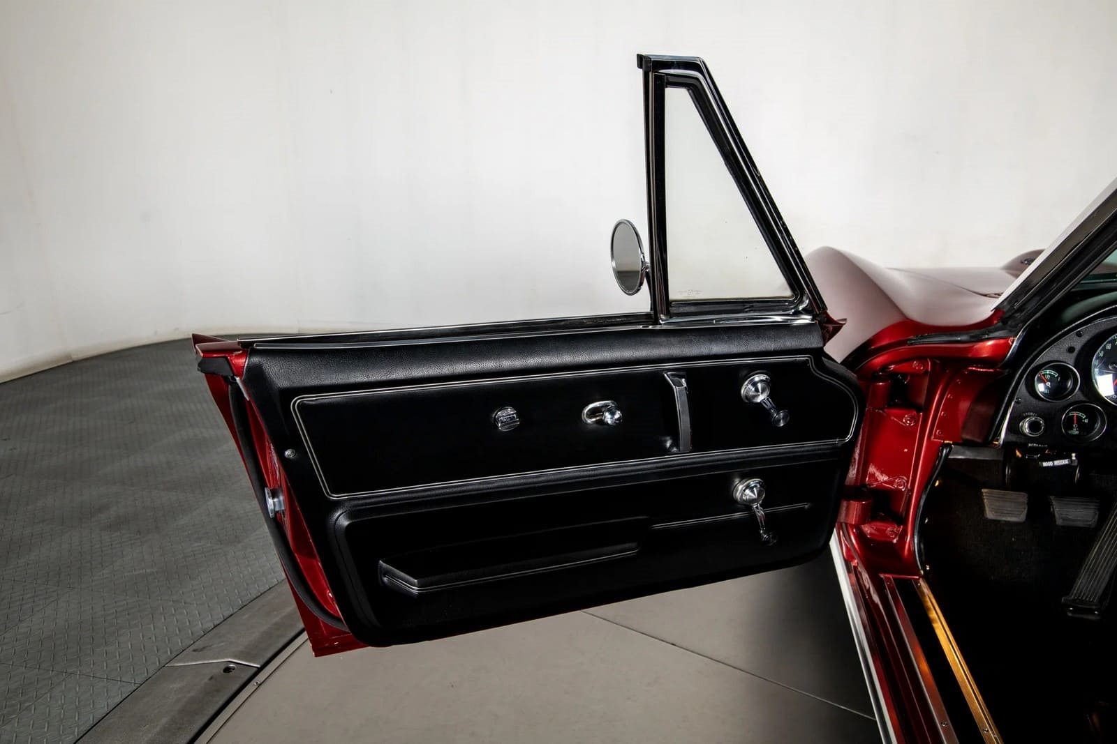1967 - CHEVROLET CORVETTE CONVERTIBLE MARLBORO MAROON, foto 26
