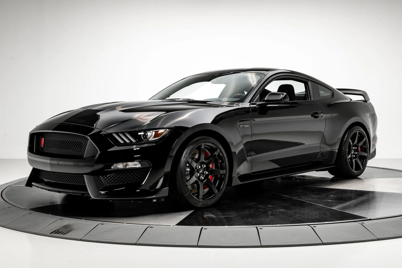 2020 - FORD MUSTANG SHELBY GT350R SHADOW BLACK, foto 1